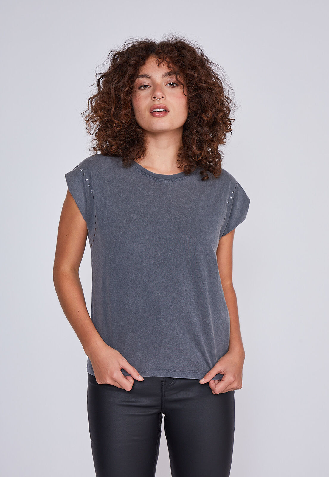 Polera gris mujer store