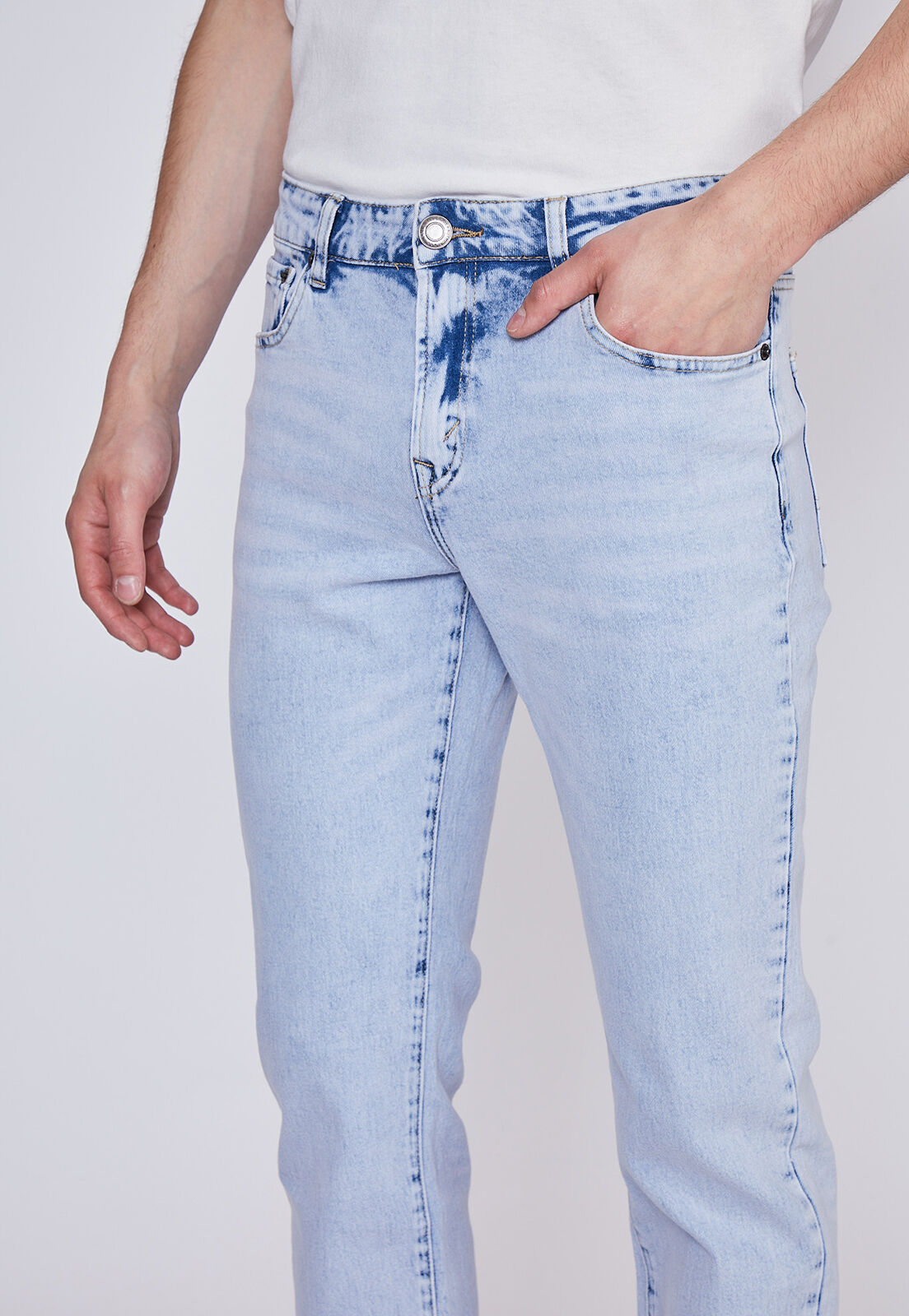 Jeans hotsell celeste hombre