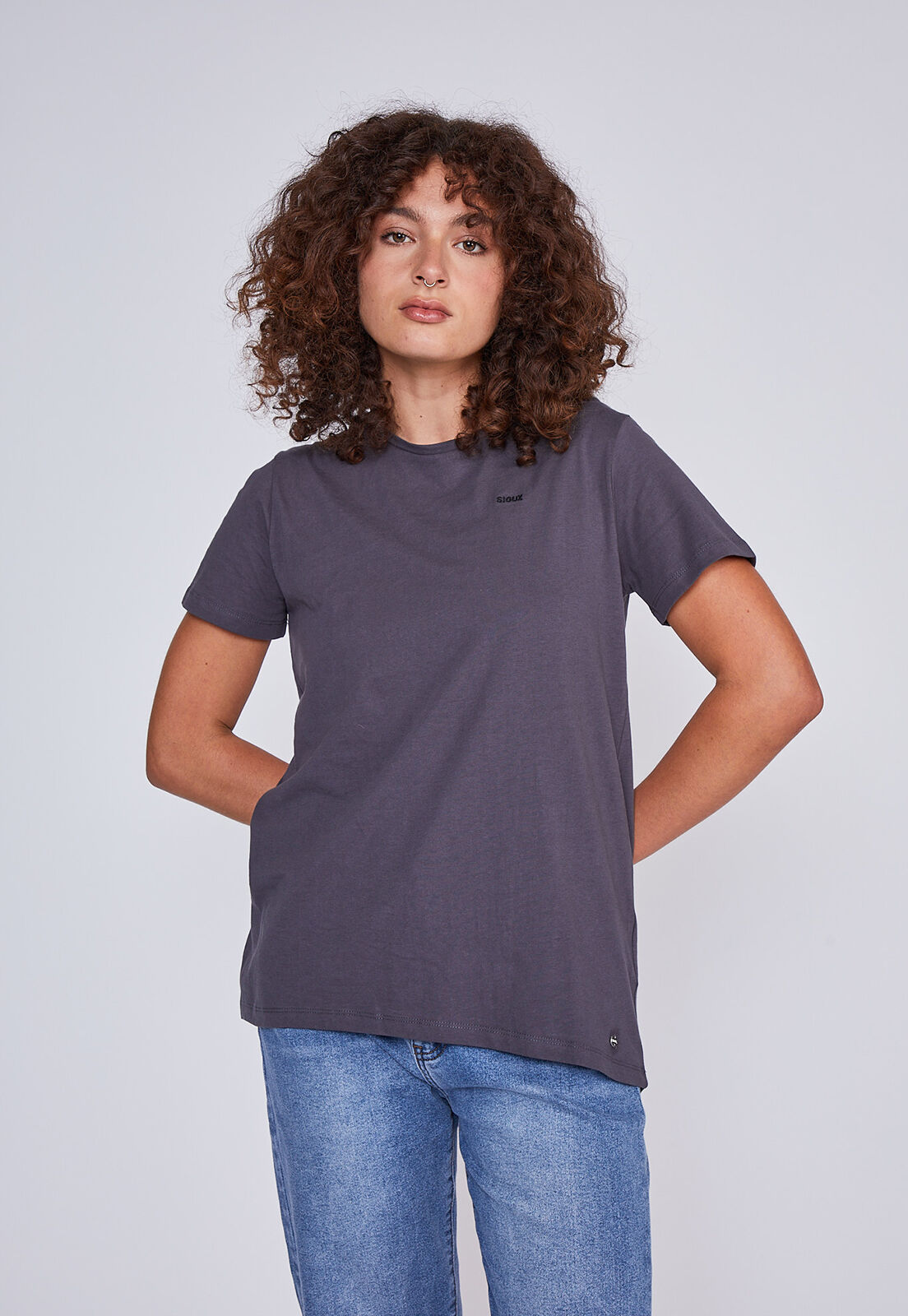 Polera gris mujer discount