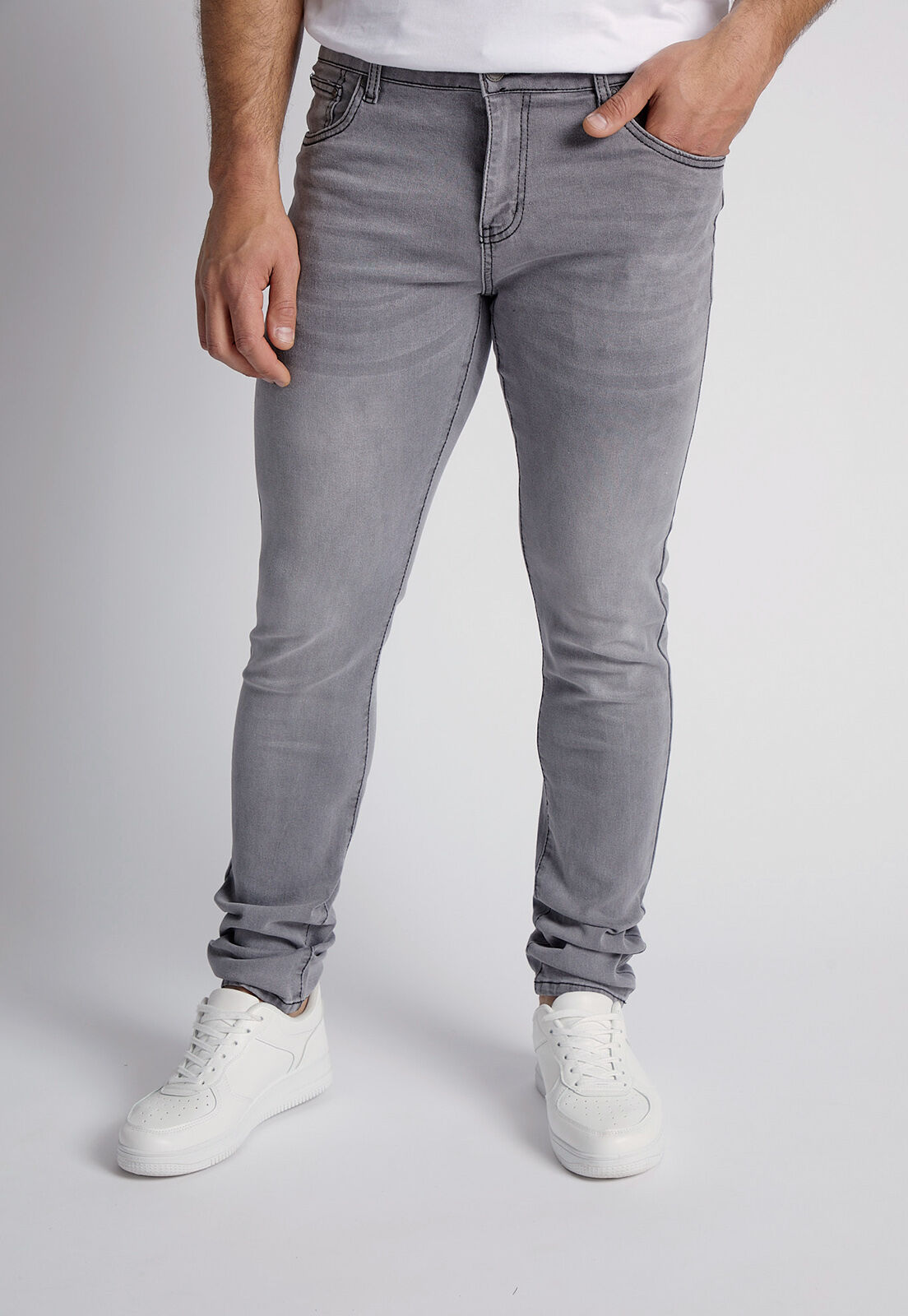 SIOUX JEANS Moda y Tendencia SIOUX JEANS Compre Jeans Hombre Denim Hilo Oscuro Gris Sioux Por CLP 9990 SIOUX JEANS