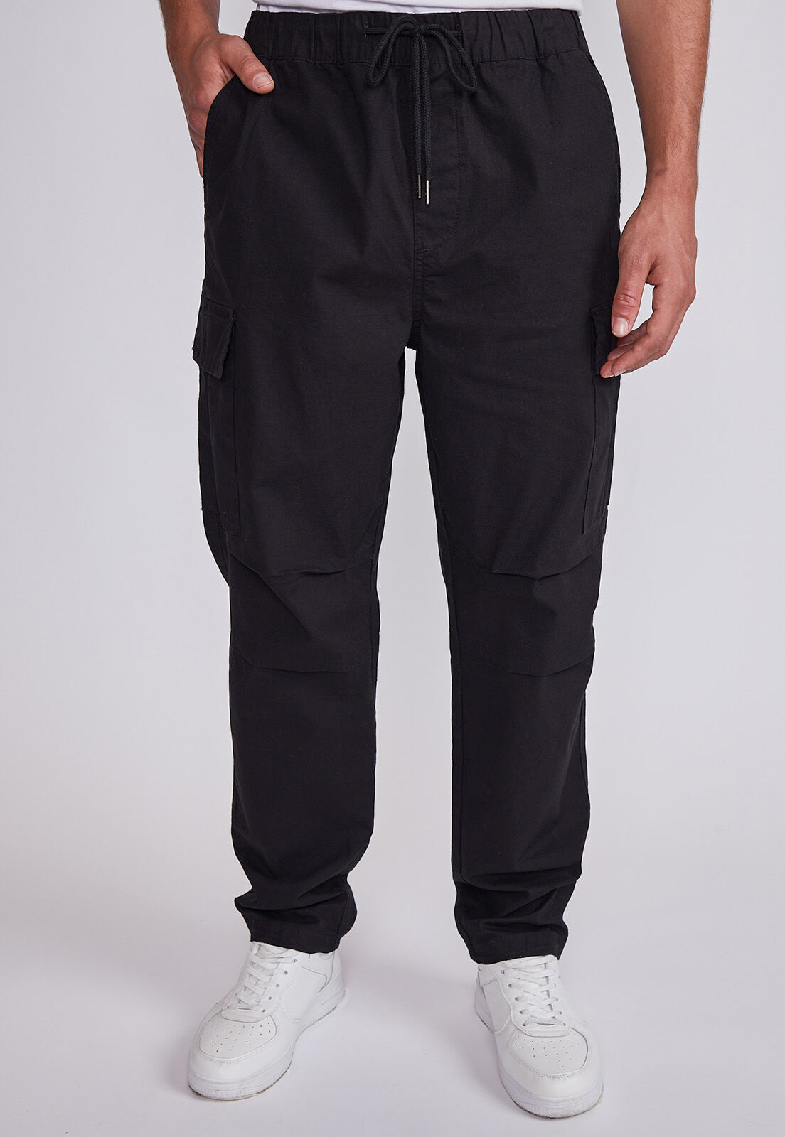 Pantalones hombre negros 2025
