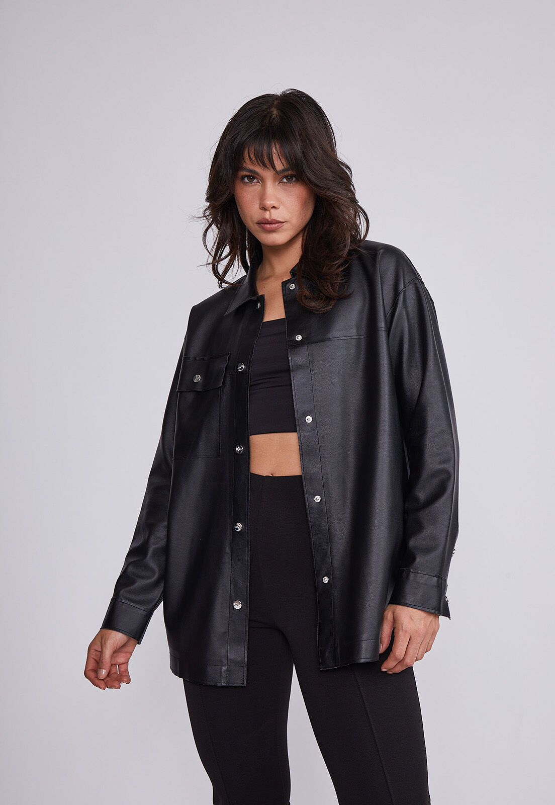 Camisa cuerina mujer 2025