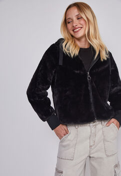 Polar Mujer Con Cierre Negro Sioux
