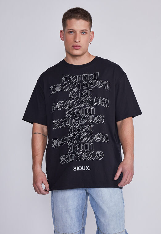 Polera Hombre Negro Letras Goticas Sioux