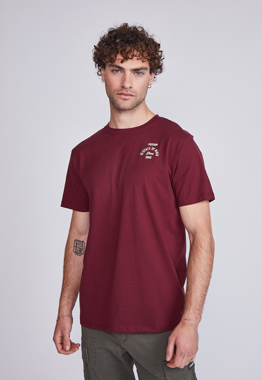 Polera sale burdeo hombre