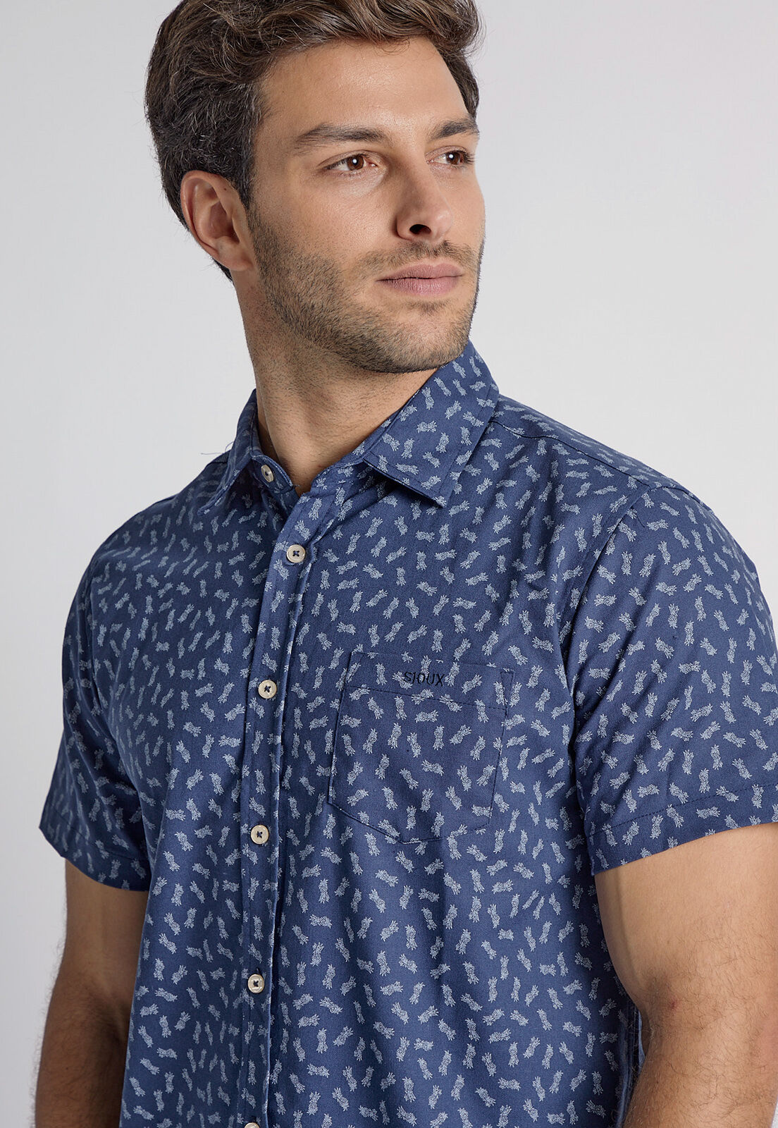 Camisa piñas hombre 2025