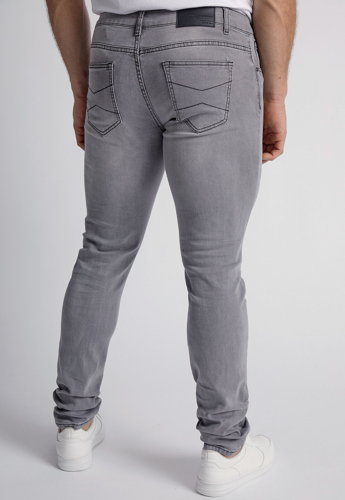 Jean gris claro 2025 hombre