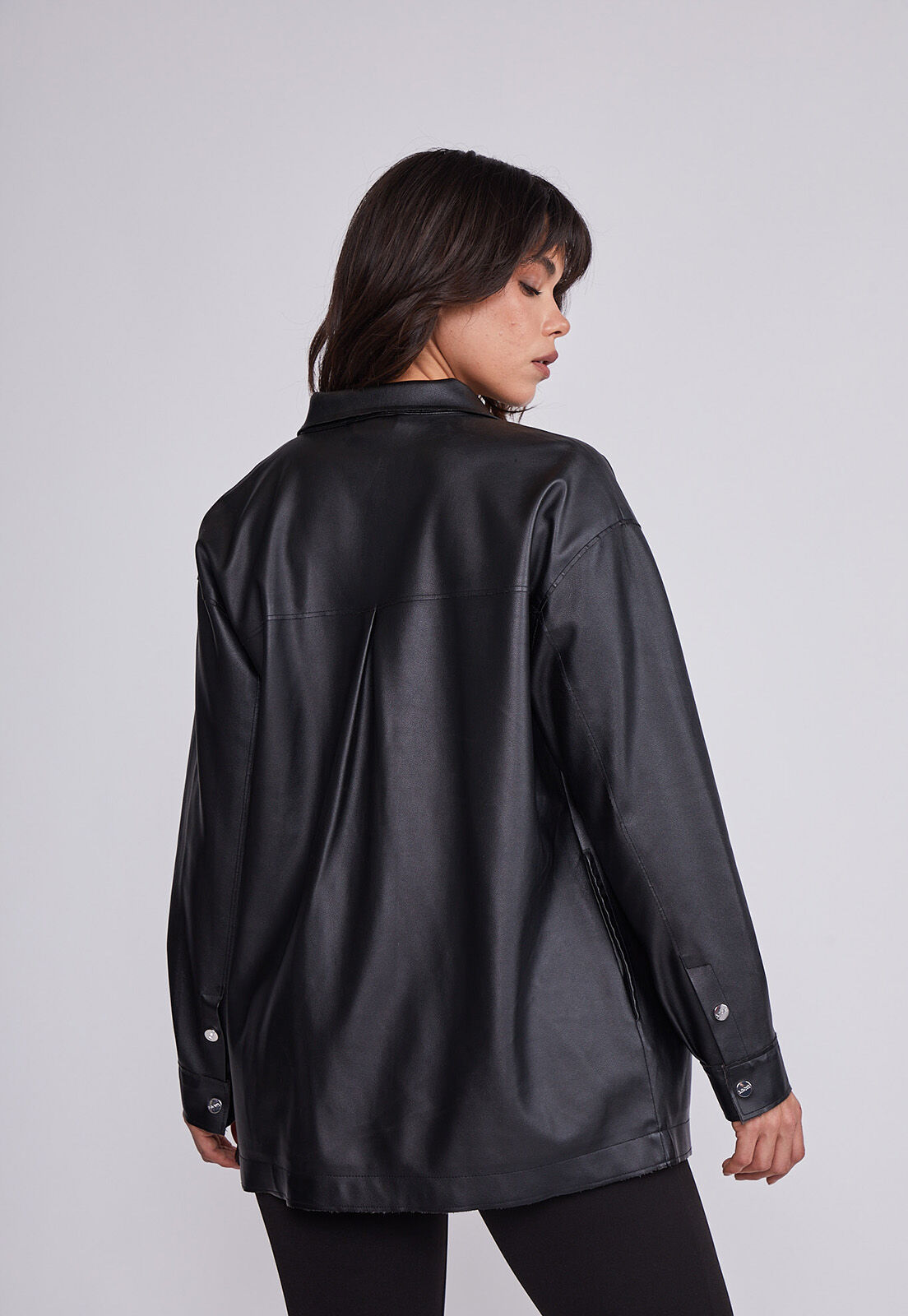 SIOUX JEANS Moda y Tendencia SIOUX JEANS Compre Chaqueta Mujer Negro Sobre Camisa Cuerina Sioux Por CLP 19990 SIOUX JEANS