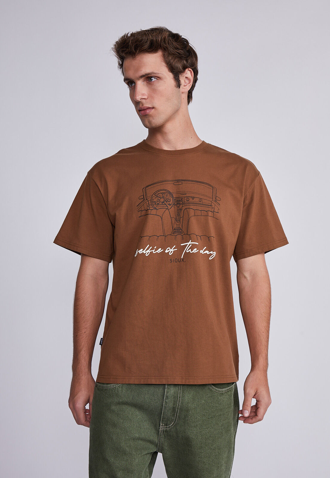 SIOUX JEANS Moda y Tendencia SIOUX JEANS Compre Polera Hombre Cafe Selfie Of Two Day Sioux Por CLP 7990 SIOUX JEANS